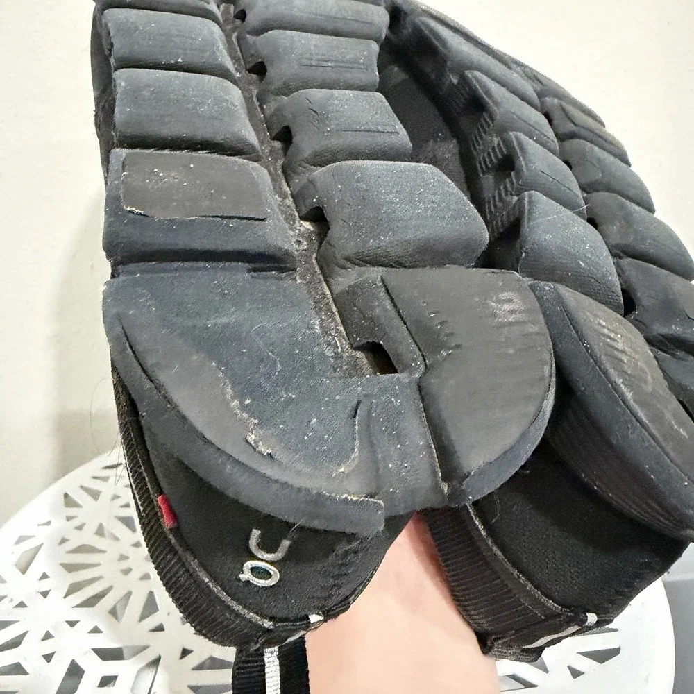 ON Cloud 5 Waterproof All Black Mens Size 9